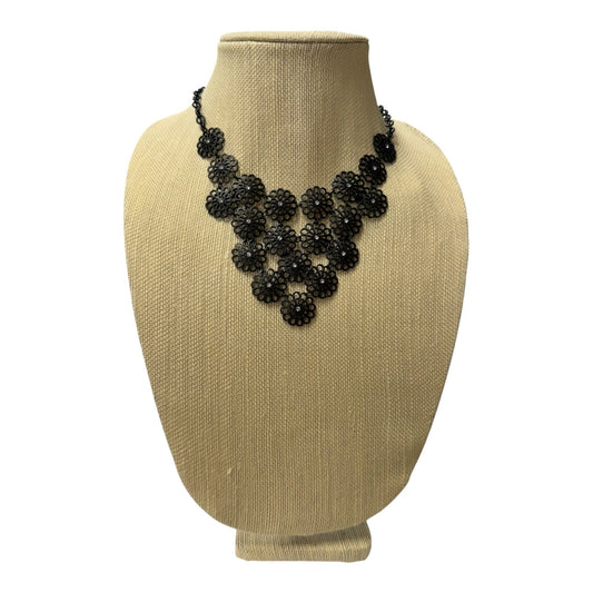 Necklace Statement  In Black