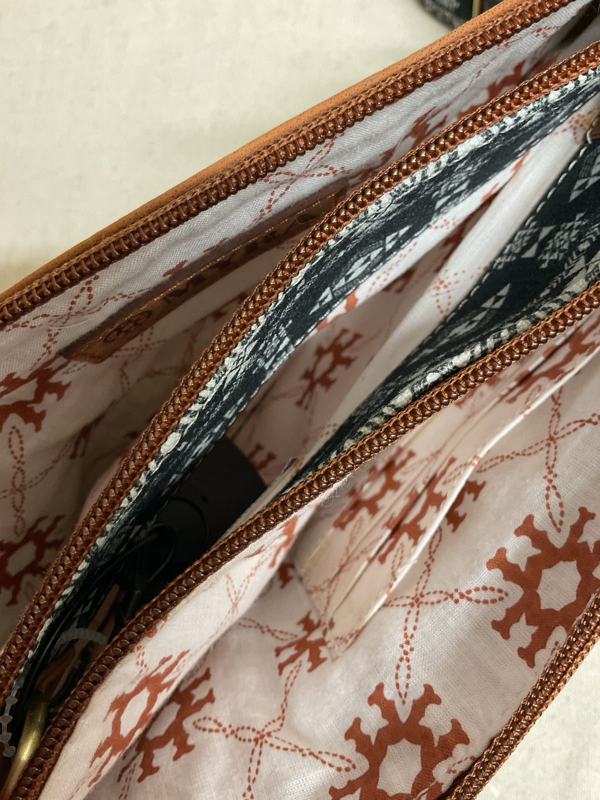 Crossbody By Myra In Black & White, Size:Medium