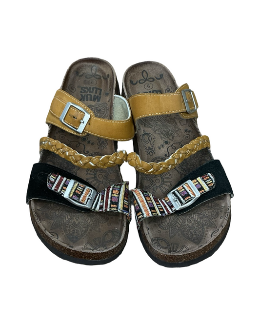 Sandals Flats By Muk Luks In Yellow, Size:9