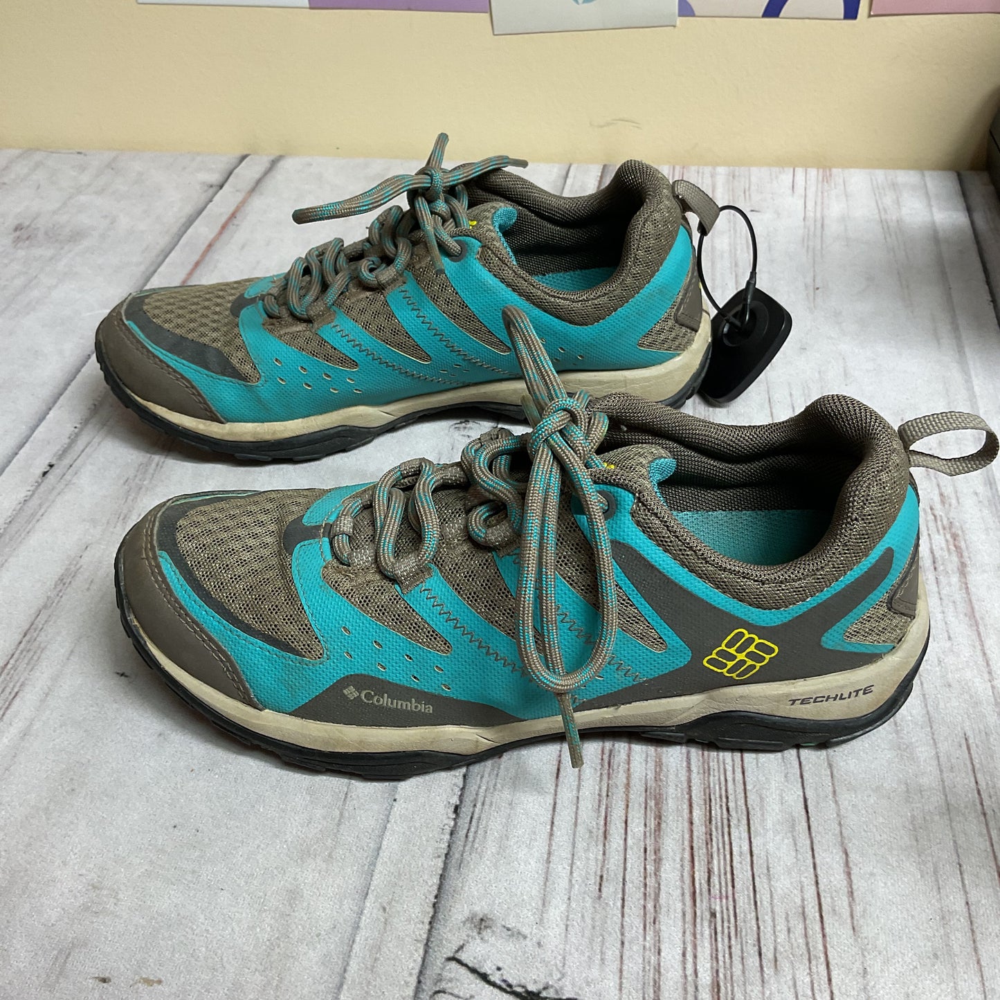 Shoes Hiking By Columbia In Blue & Brown, Size:6.5