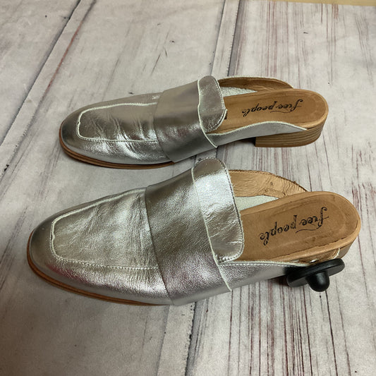 Shoes Flats By Free People In Silver, Size:8