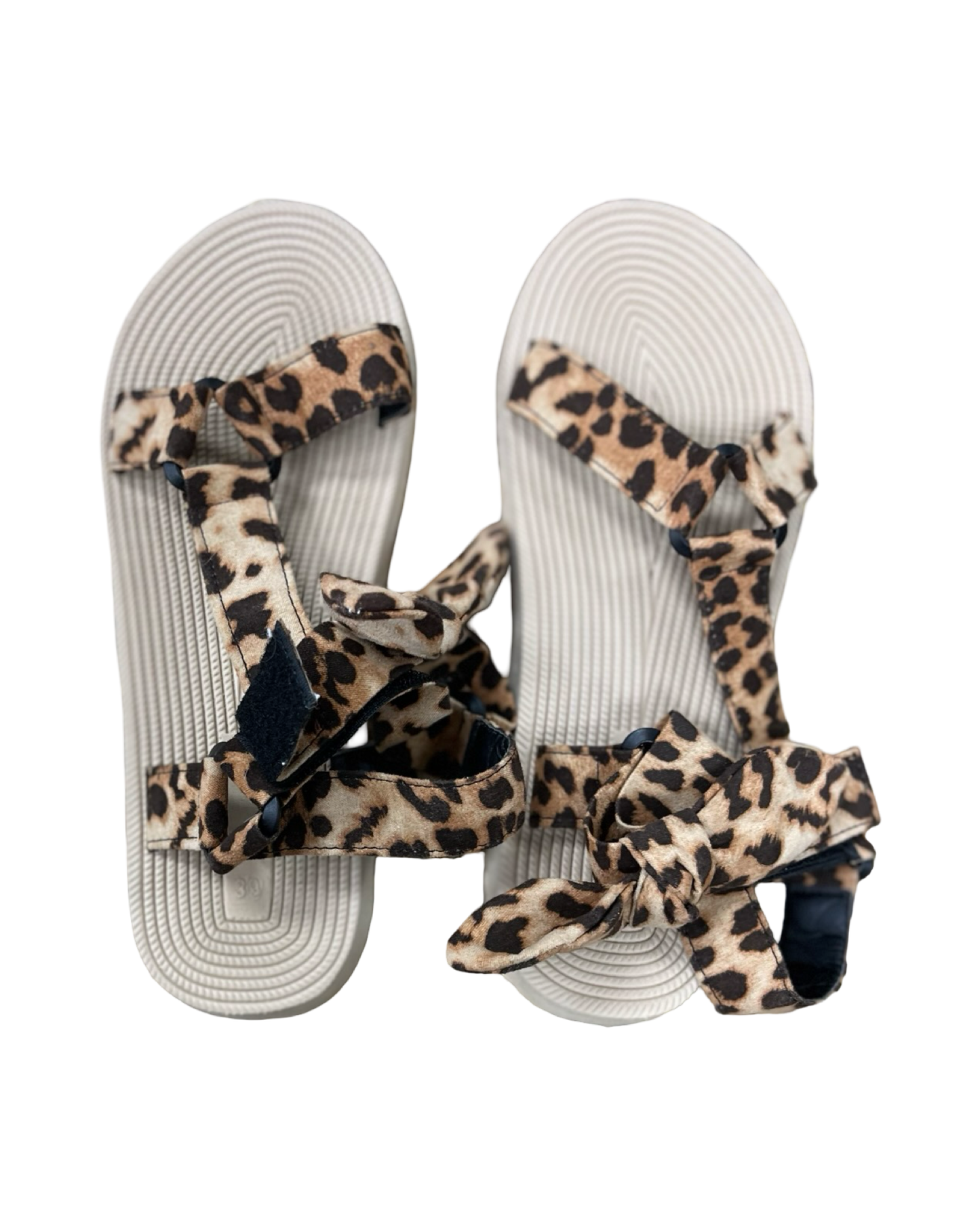Sandals Flip Flops By Clothes Mentor In Brown & Cream, Size:8.5