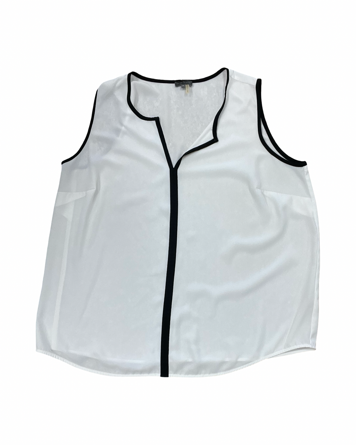 Top Sleeveless By Vince Camuto In White, Size:2X