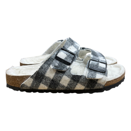 Sandals Flats By Birkenstock In Grey, Size:8.5