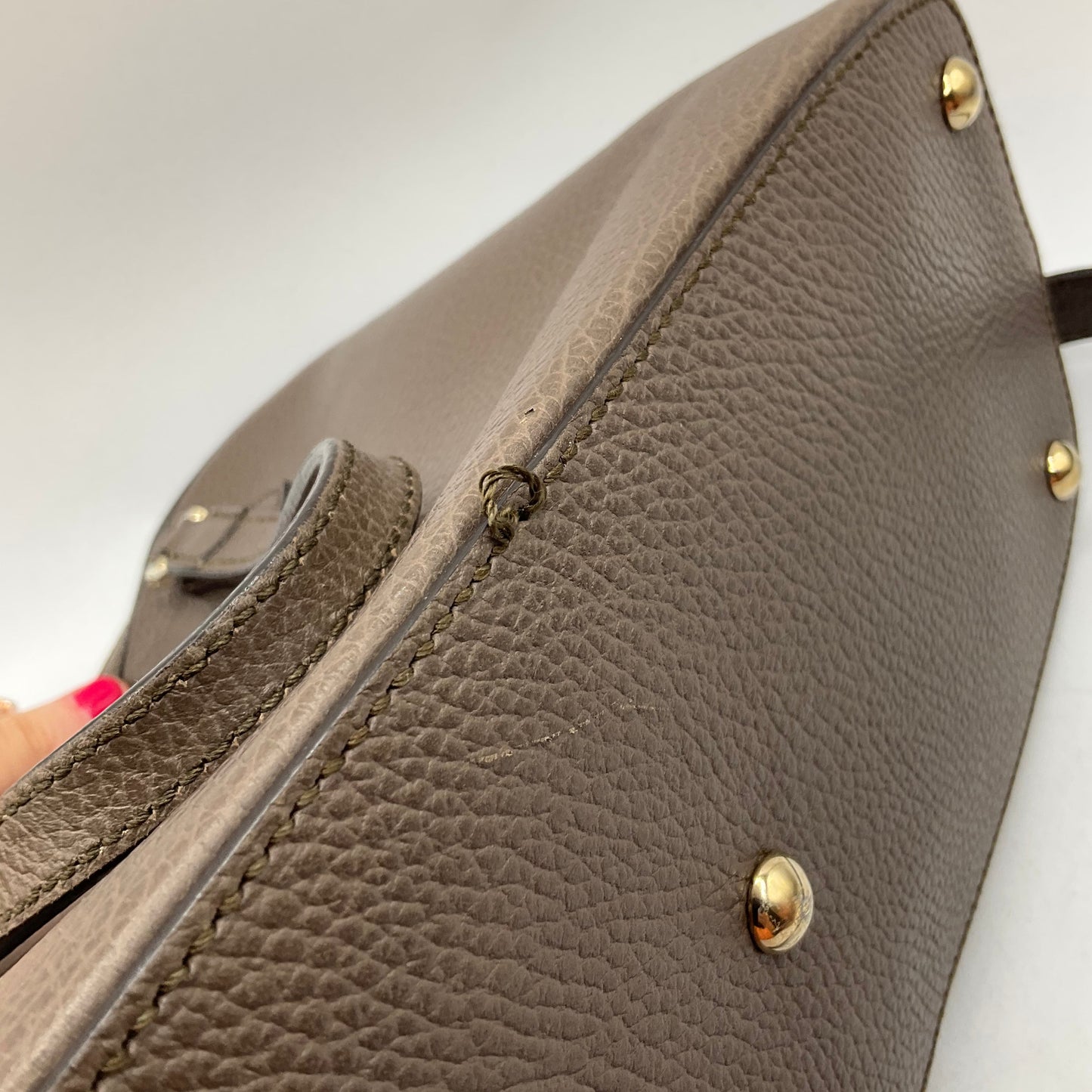 Handbag Luxury Designer By Gucci, Size: Medium