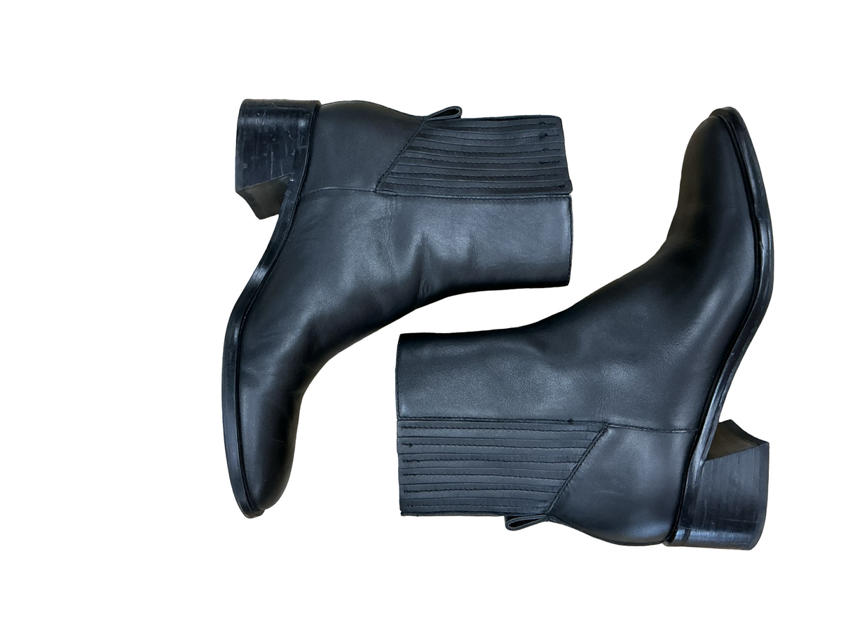 Boots Ankle Heels By Dolce Vita In Black, Size:8