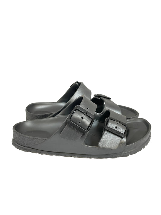 Sandals Flats By Birkenstock In Grey, Size:6