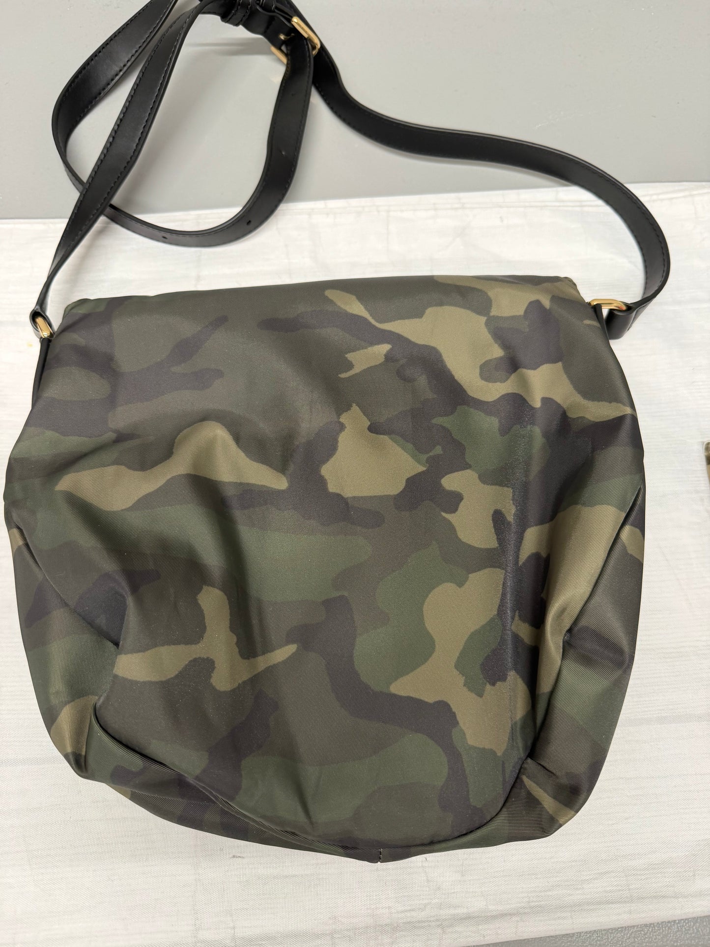 Crossbody Designer By Marc By Marc Jacobs In Camouflage Print, Size:Medium