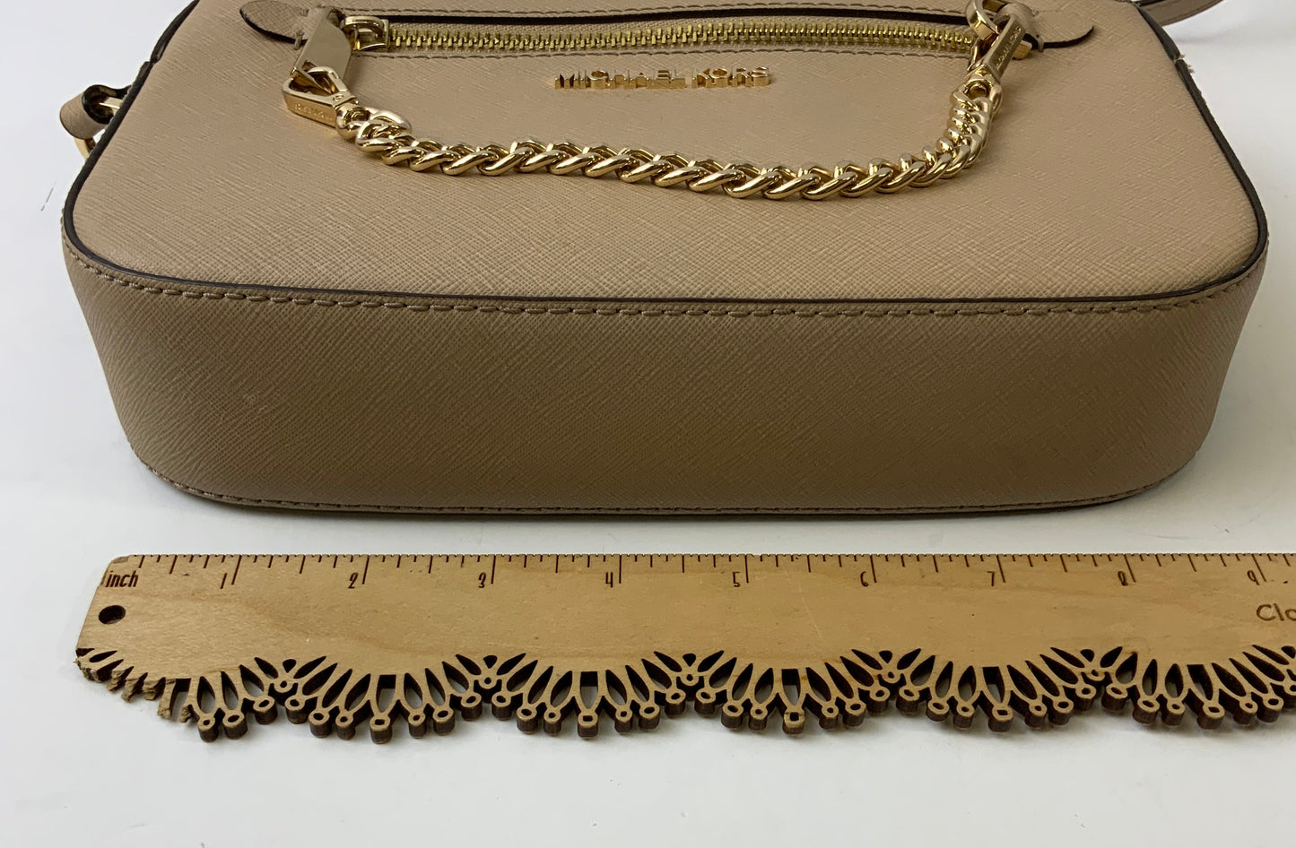 Handbag Designer By Michael Kors In Gold, Size:Large