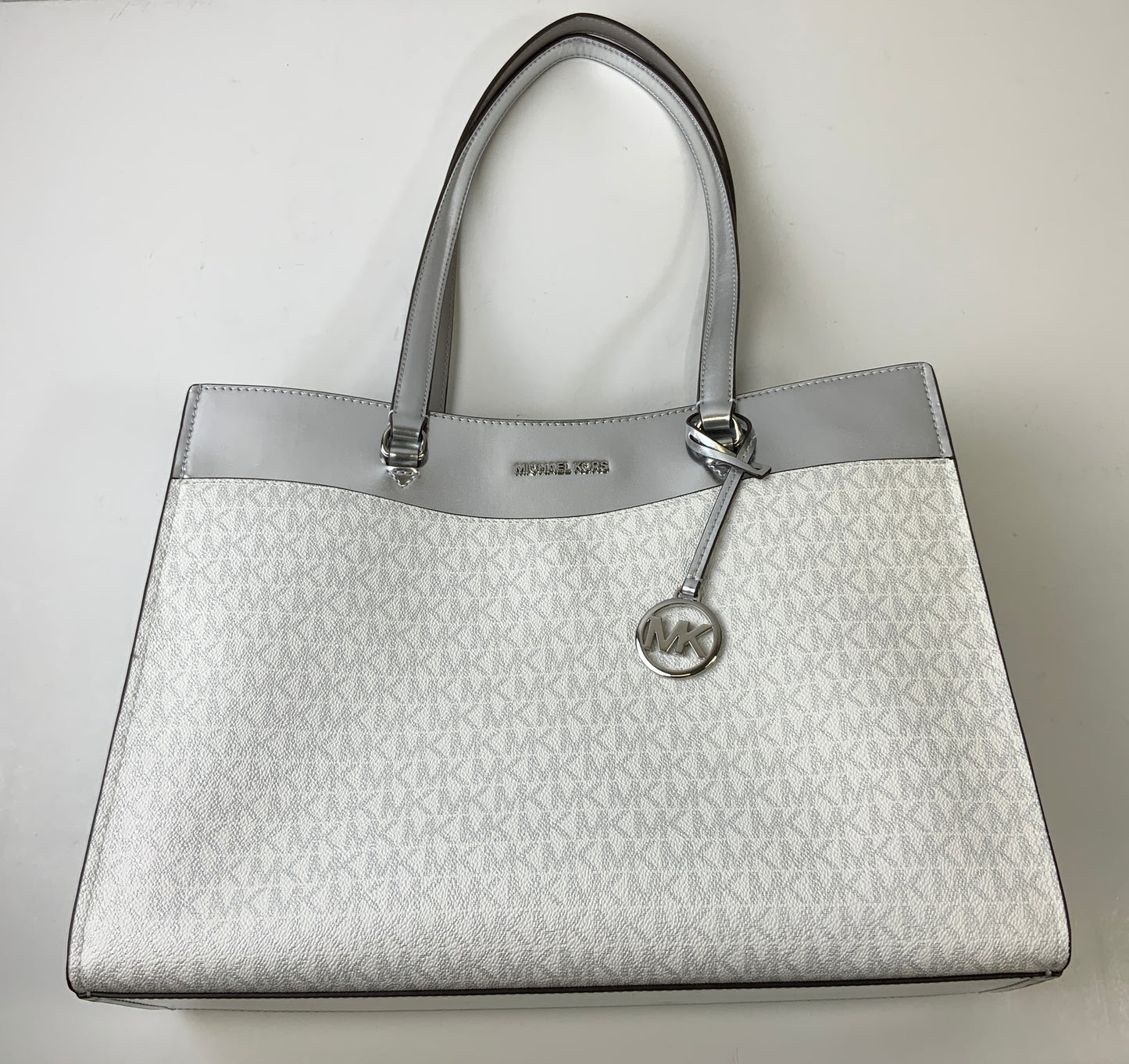 Handbag Designer By Michael Kors In Silver & White, Size:Large