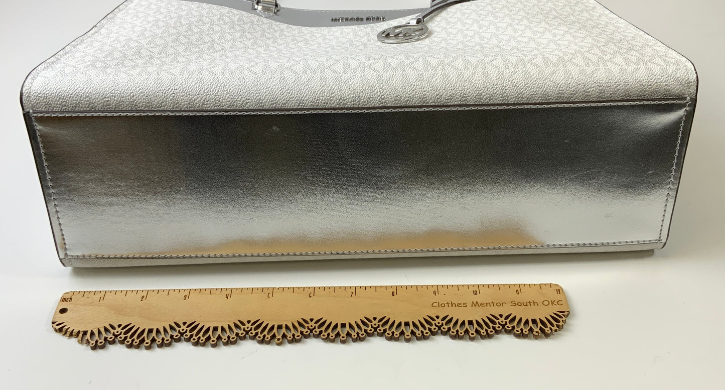 Handbag Designer By Michael Kors In Silver & White, Size:Large