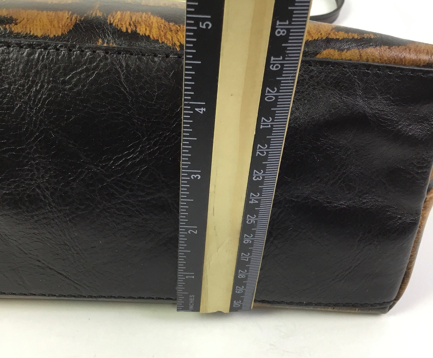 Crossbody Designer By Patricia Nash In Animal Print, Size:Medium
