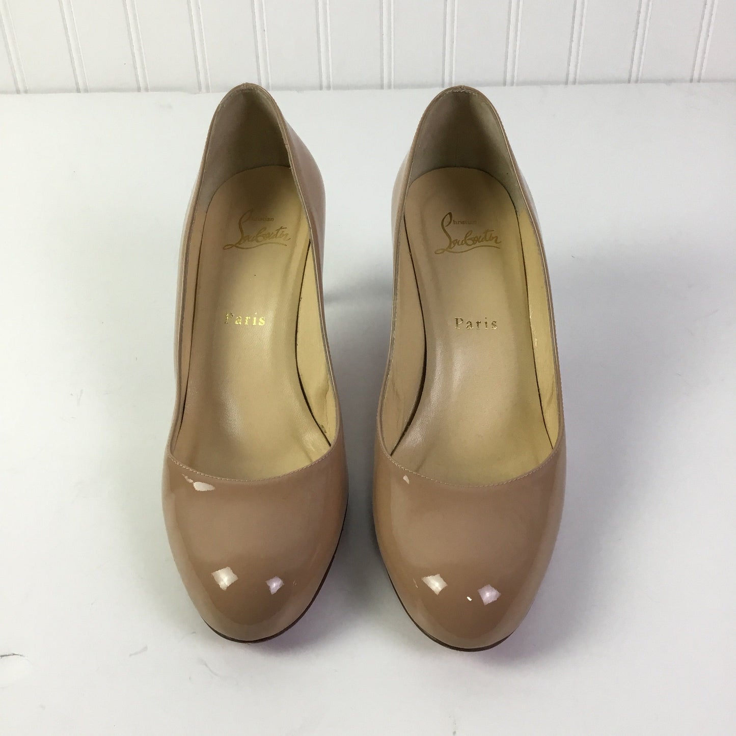 Shoes Luxury Designer By Christian Louboutin In Beige, Size: 8.5