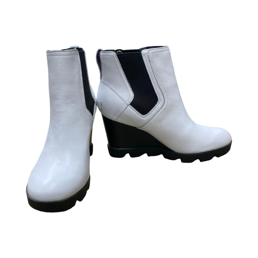Boots Designer By Sorel In White, Size:9