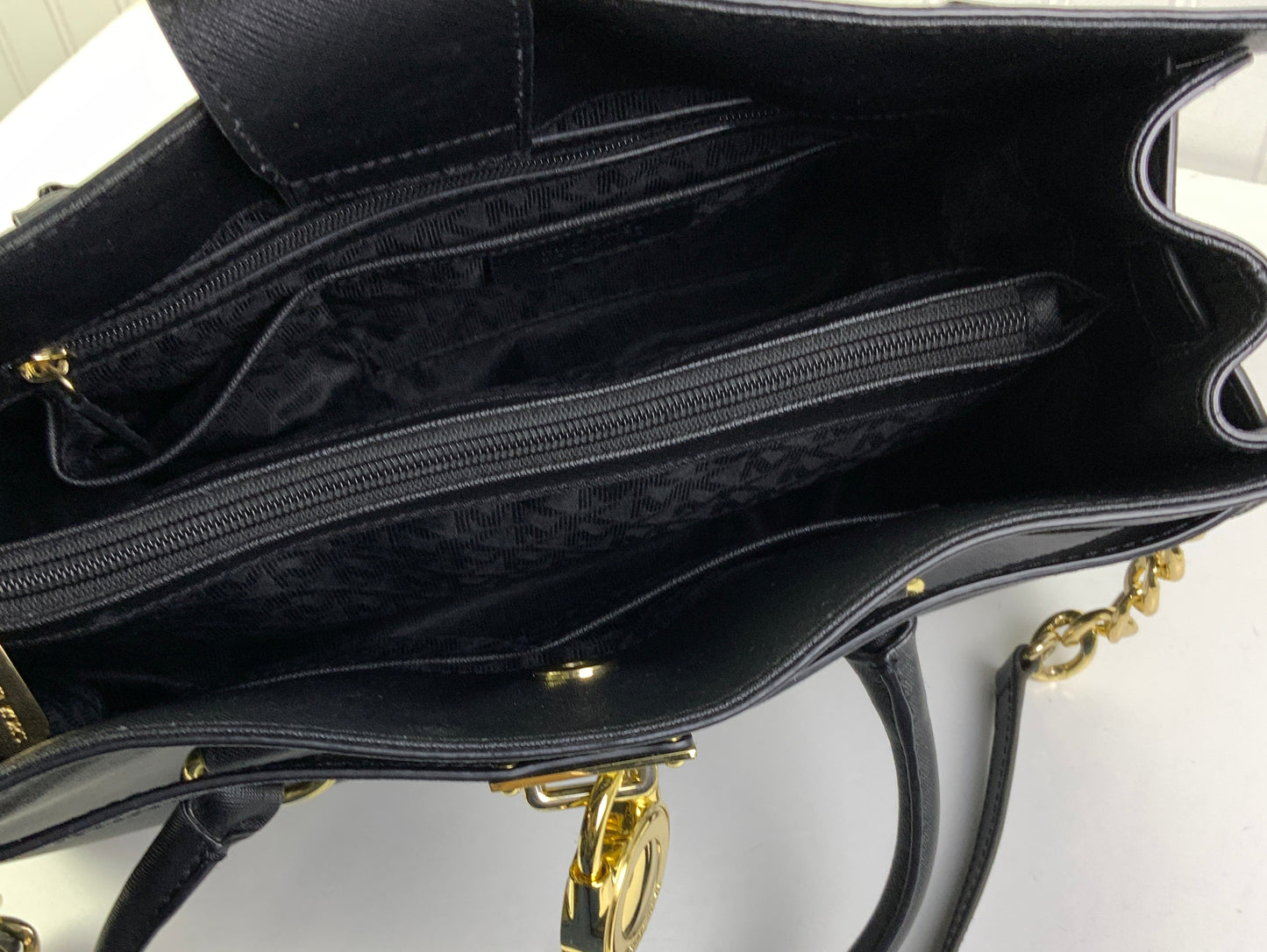 Handbag Designer By Michael Kors In Black, Size:Large