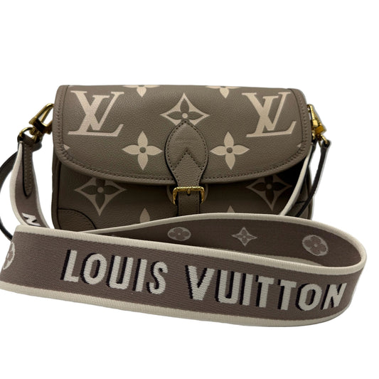 Louis Vuitton Monogram Giant Diane Tour Luxury Handbag
