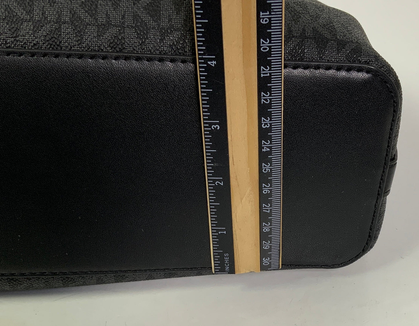 Handbag Designer By Michael Kors In Black & Grey, Size:Medium