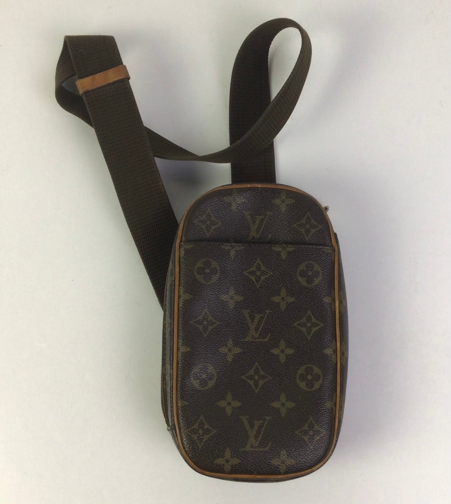 Crossbody Luxury Designer By Louis Vuitton In Brown, Size:Small