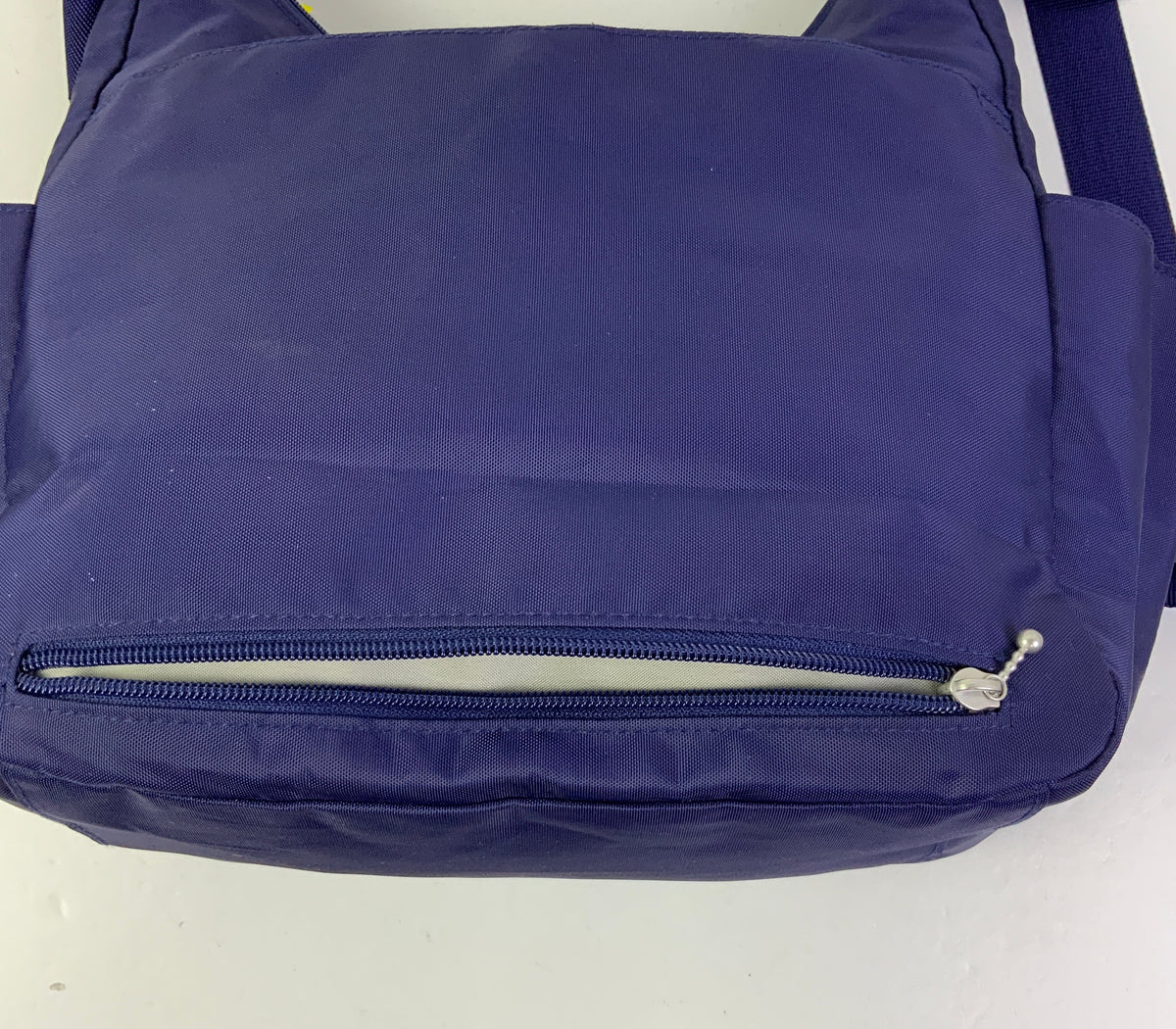 Crossbody By Baggallini, Size: Medium