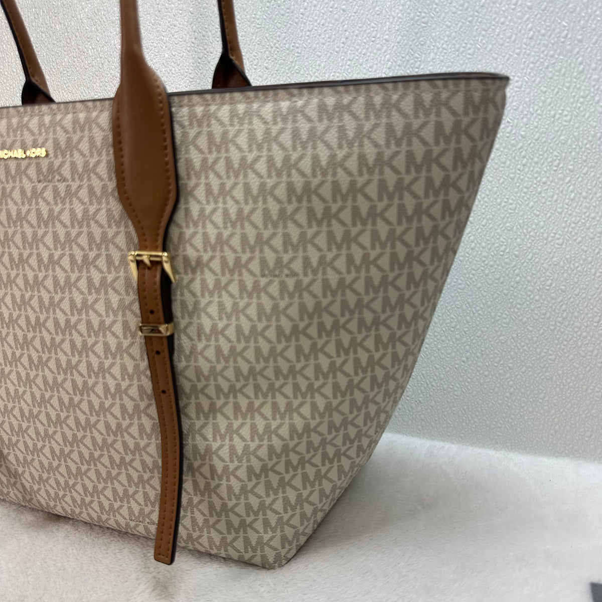 Handbag Designer By Michael Kors, Size: Large