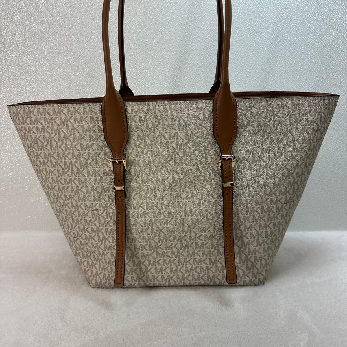 Handbag Designer By Michael Kors, Size: Large