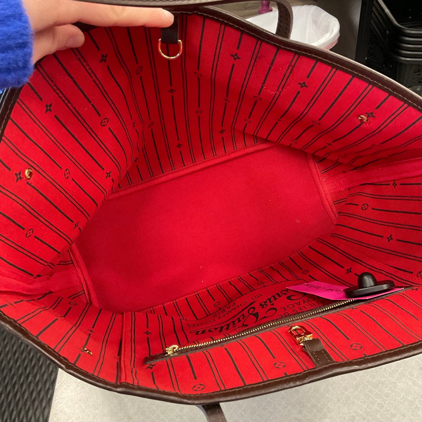 Handbag Luxury Designer By Louis Vuitton, Size: Medium