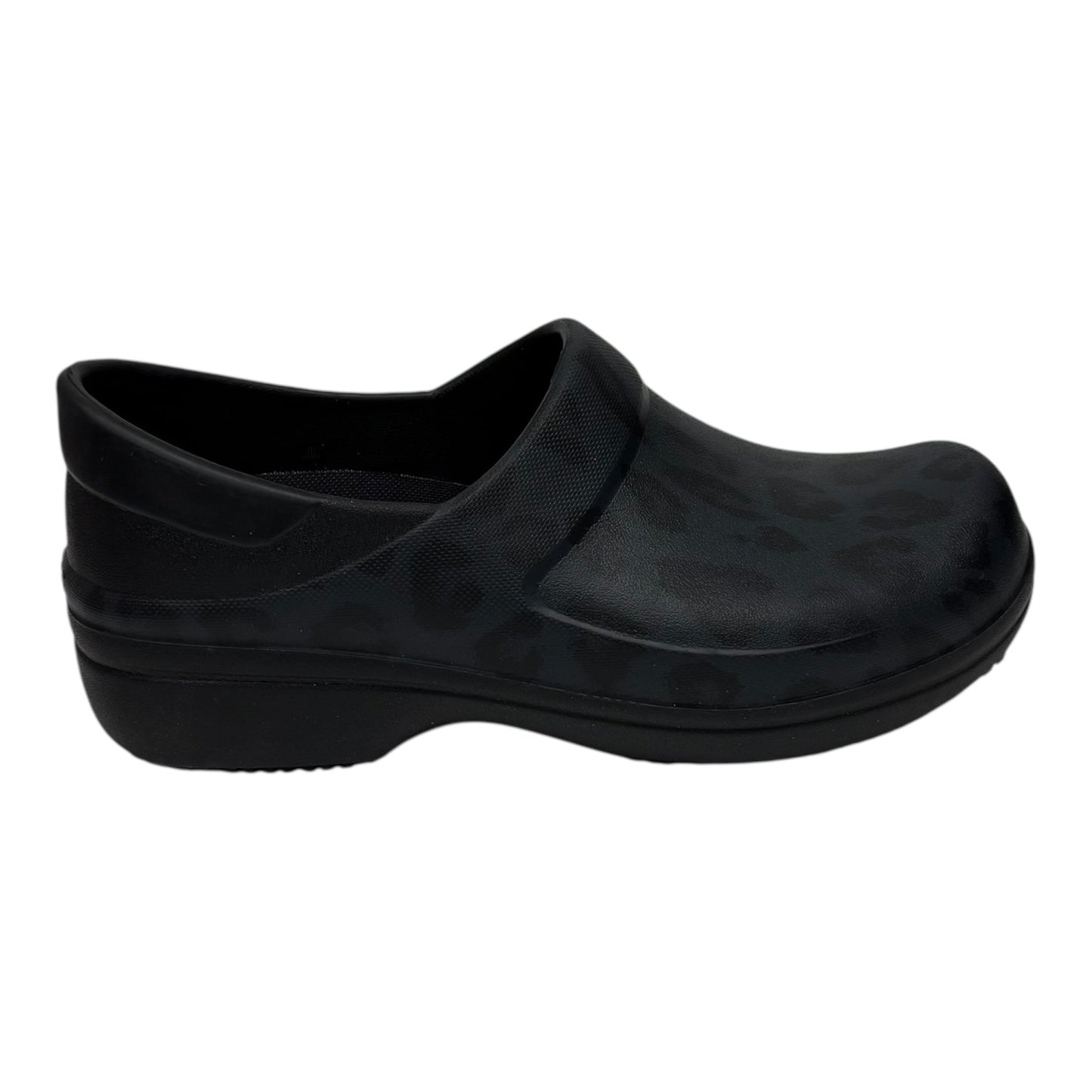 Shoes Flats By Crocs In Animal Print, Size:7