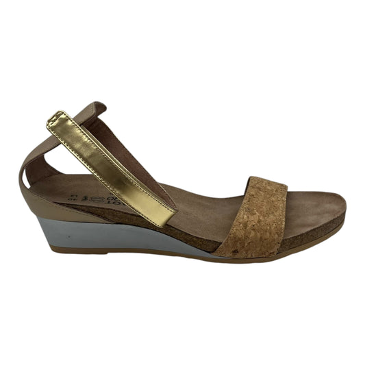 Sandals Flats By Naot In Tan, Size:9