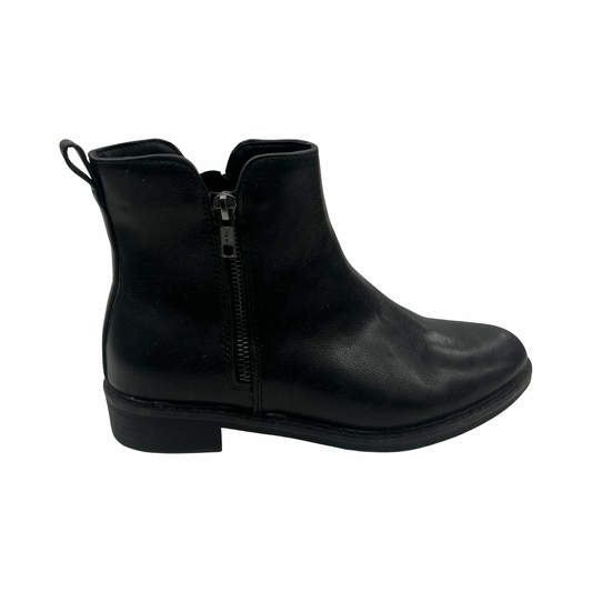 Boots Ankle Flats By Universal Thread In Black, Size:6