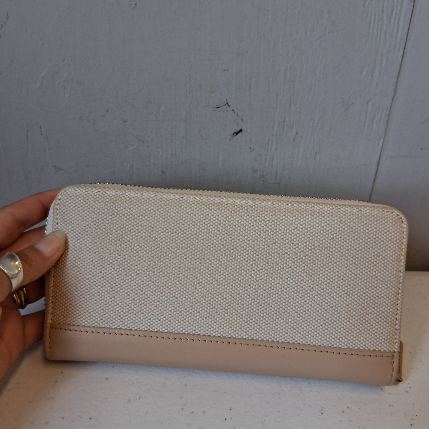 Wallet By Vineyard Vines In Cream, Size:Large