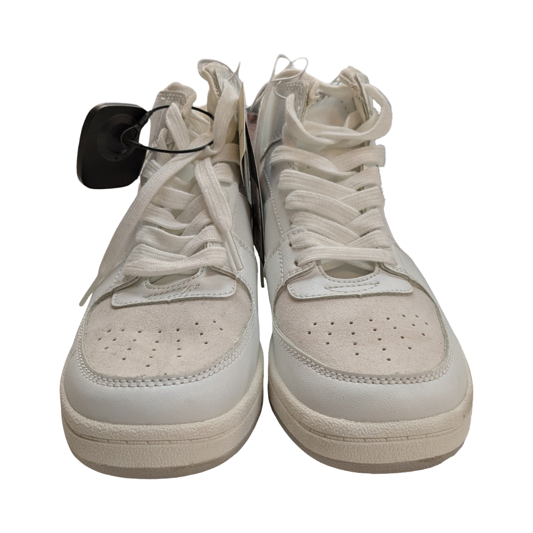 Shoes Athletic By Universal Thread In White, Size:8