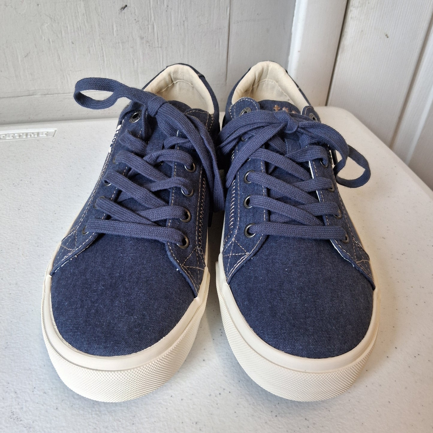 Shoes Sneakers By Taos In Blue Denim, Size:10