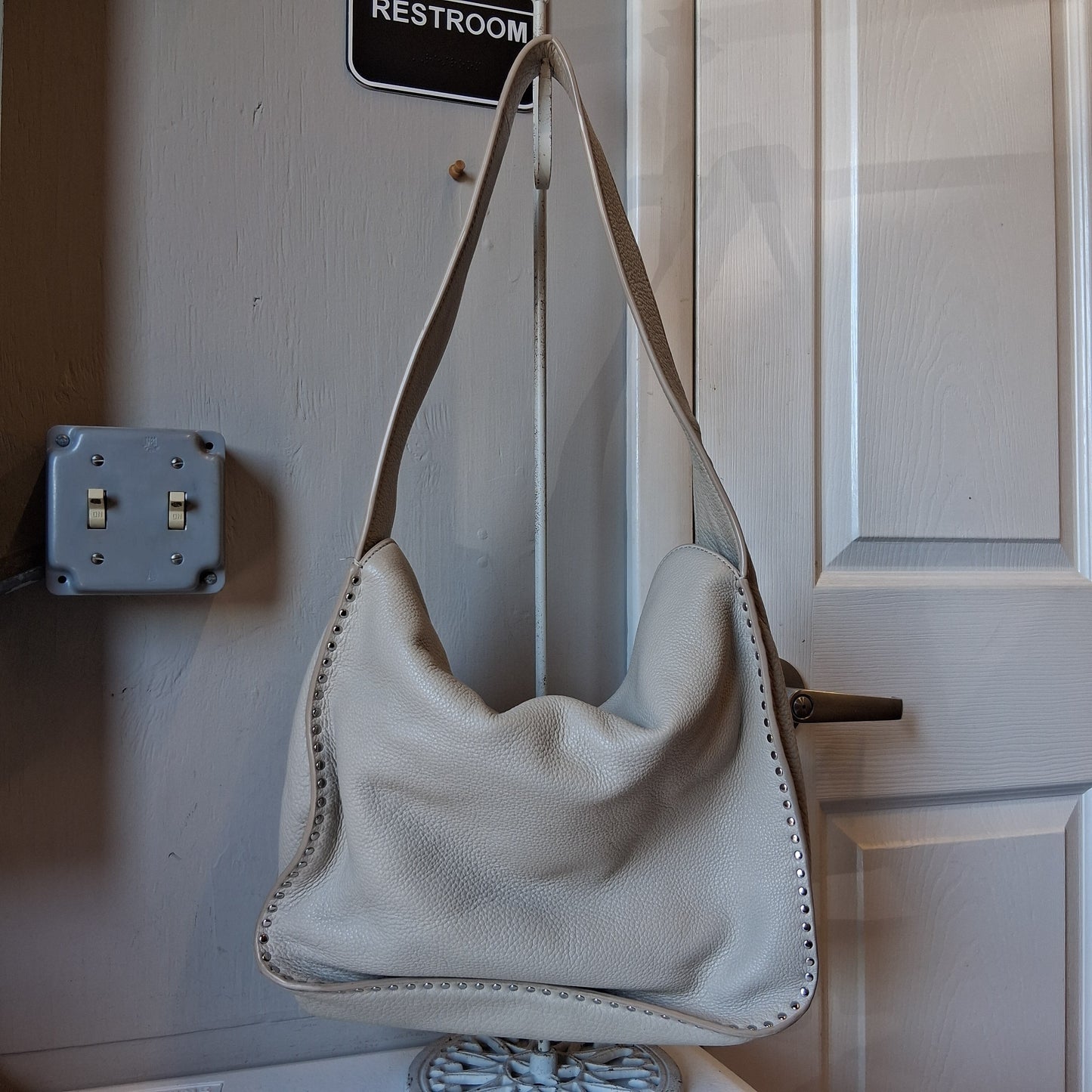 Handbag Designer By Michael Kors In Cream, Size:Large