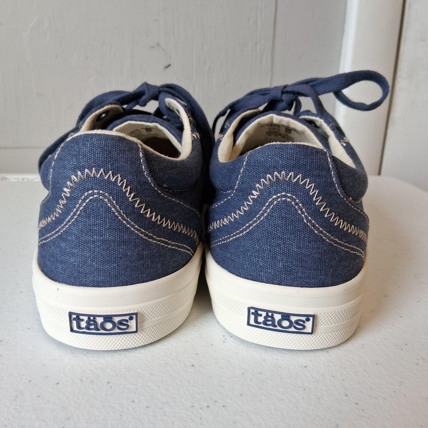 Shoes Sneakers By Taos In Blue Denim, Size:10