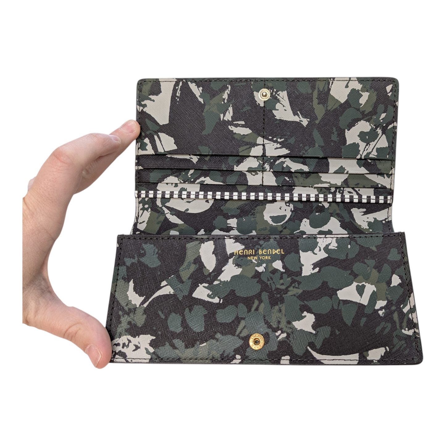 Wallet By Henri Bendel In Camouflage Print, Size:Large