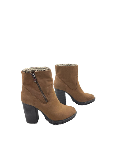 Boots Ankle Heels By Just Fab  Size: 8
