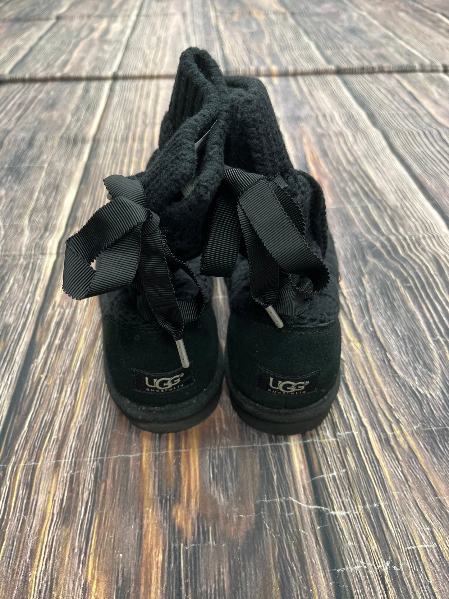 Boots Snow By Ugg  Size: 6