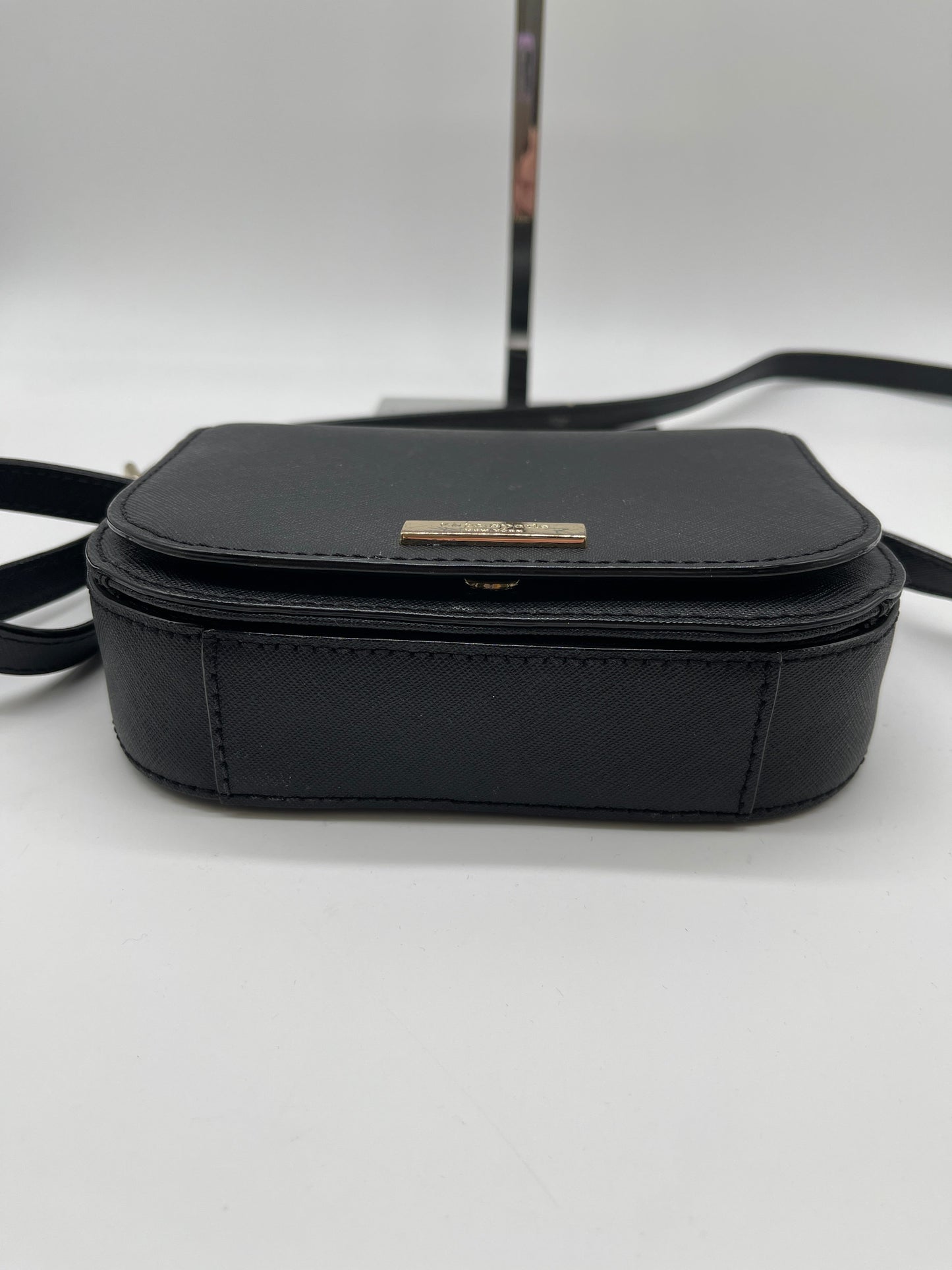 Crossbody Designer By Kate Spade  Size: Small