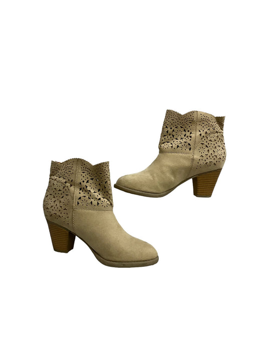 Boots Ankle Heels By Report  Size: 6