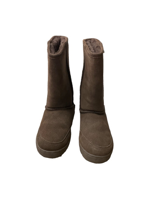 Boots Snow By Bearpaw  Size: 7