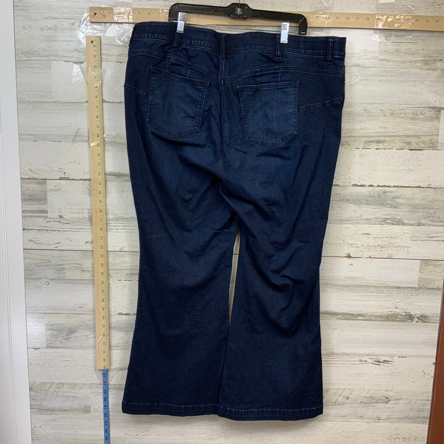 Jeans Flared By Torrid  Size: 24