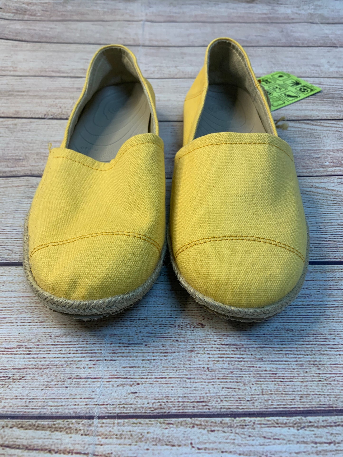 Shoes Flats Espadrille By Crocs  Size: 7