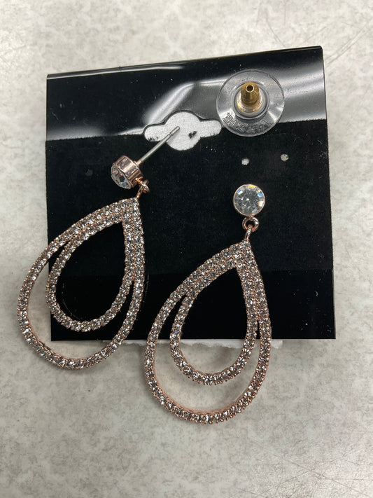 Earrings Dangle/drop By Clothes Mentor  Size: 02 Piece Set