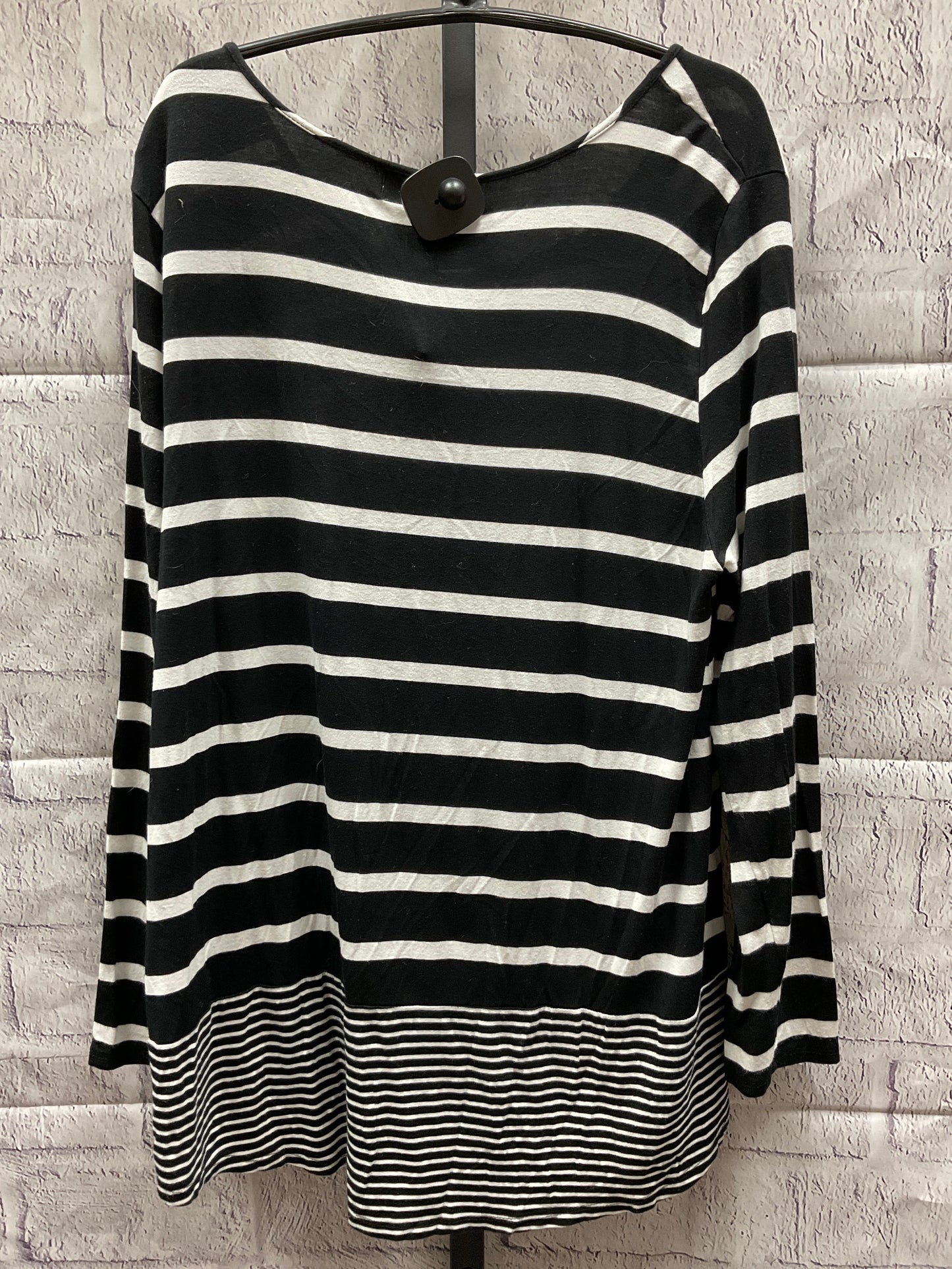Top Long Sleeve By Olive And Oak  Size: 1x