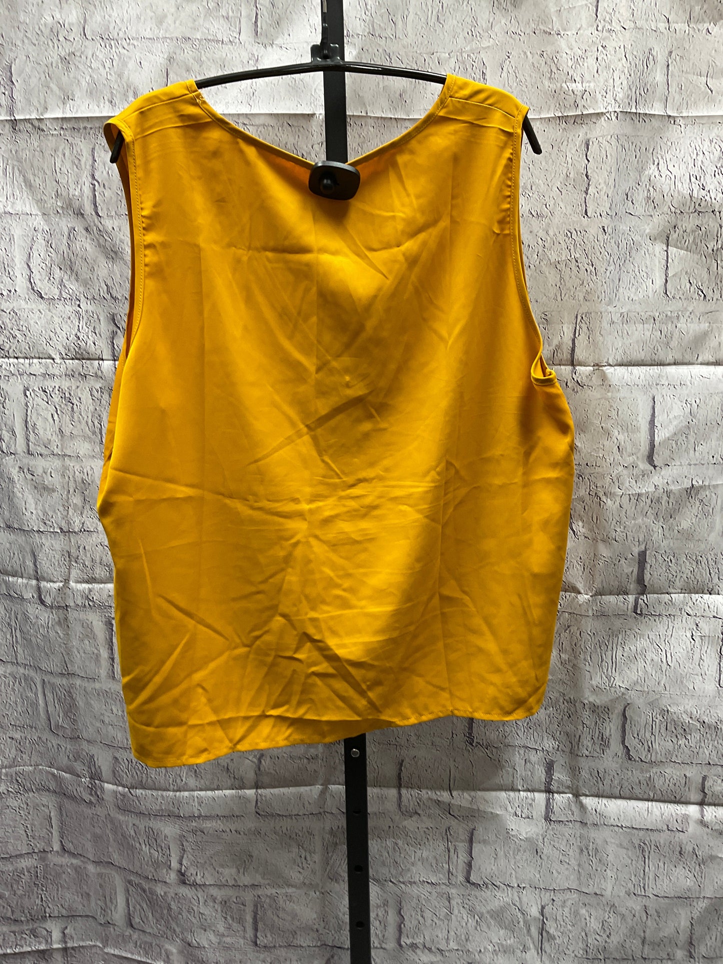 Top Sleeveless By Shein  Size: 2x