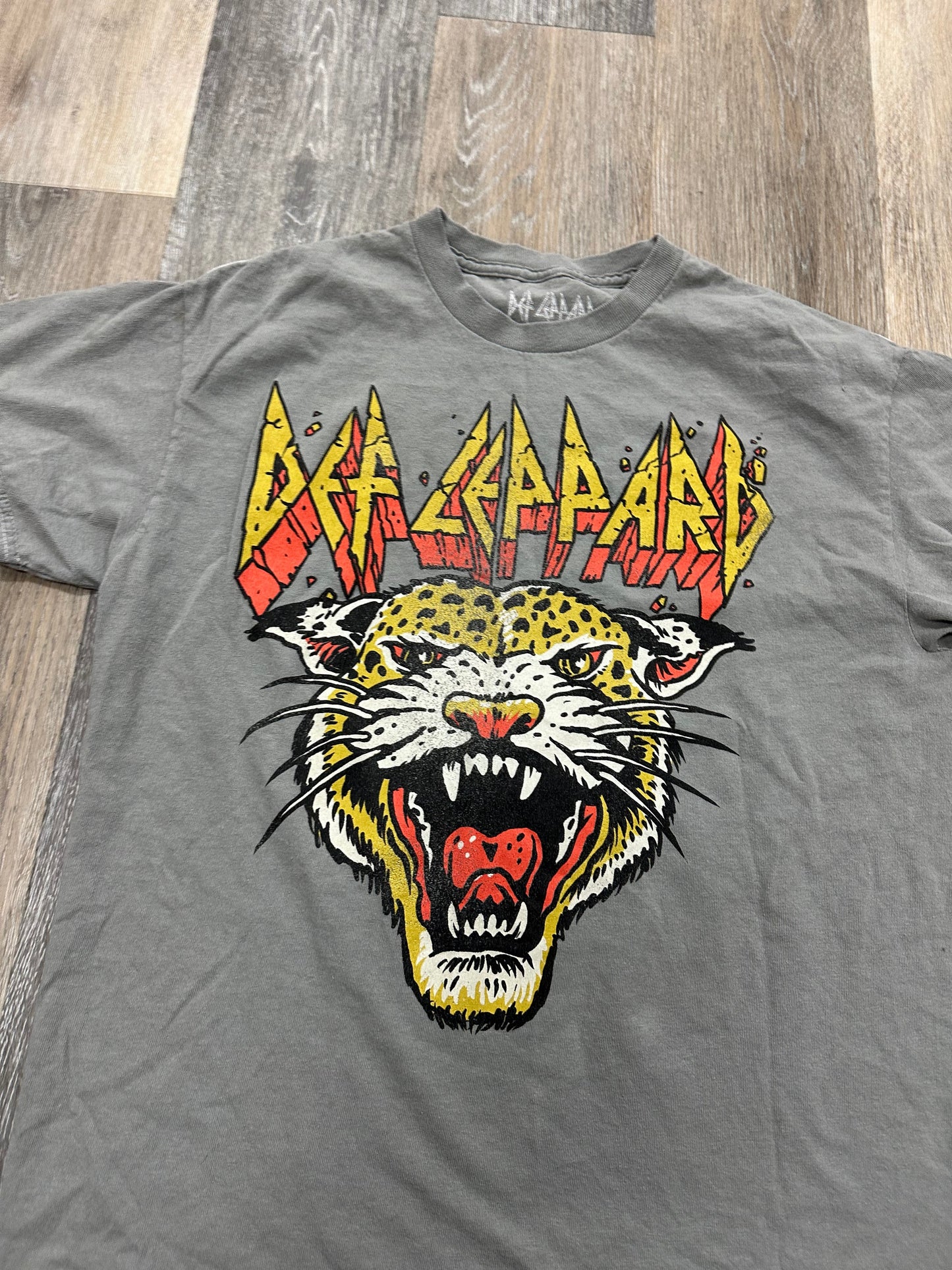 Top Short Sleeve By Def Leppard  Size: S
