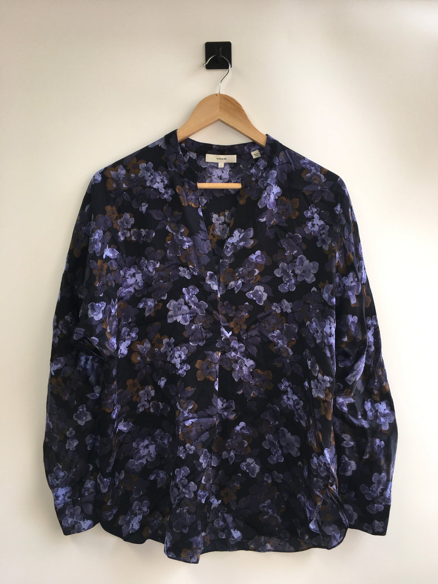 Top Long Sleeve By Vince  Size: S