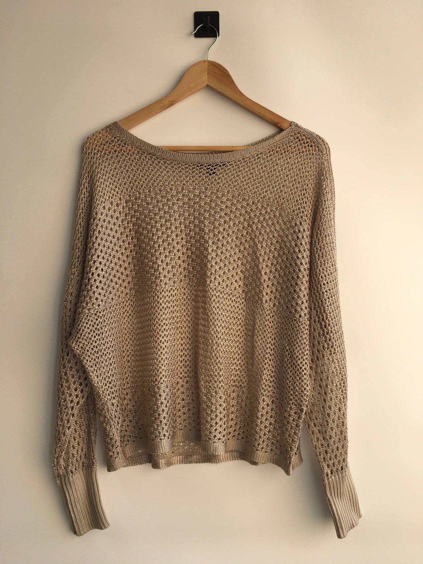 Top Long Sleeve By Express Size: M