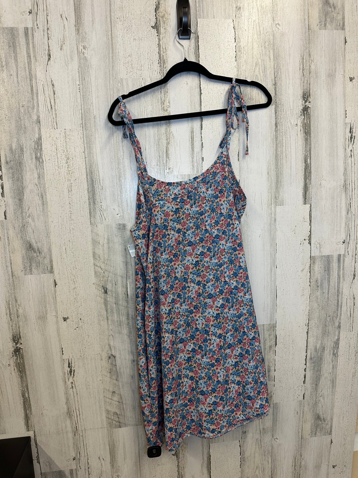 Dress Casual Short By Shein  Size: Xl