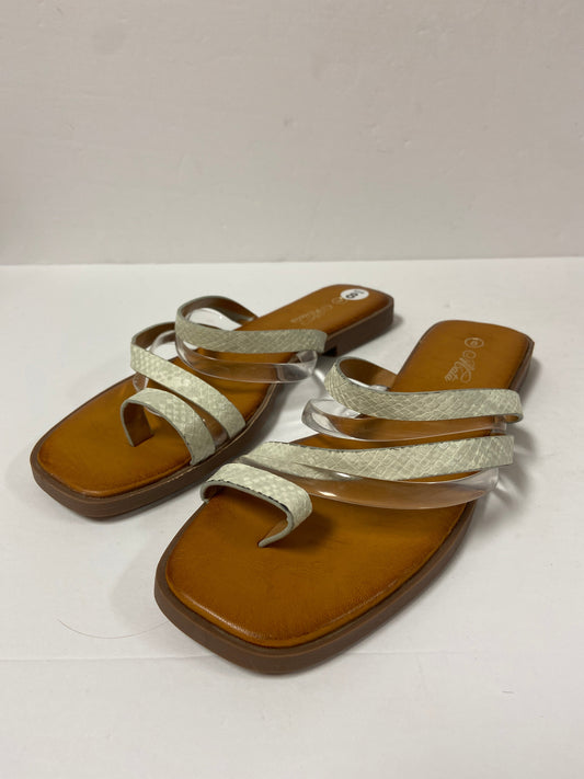 Sandals Flats By Clothes Mentor  Size: 8
